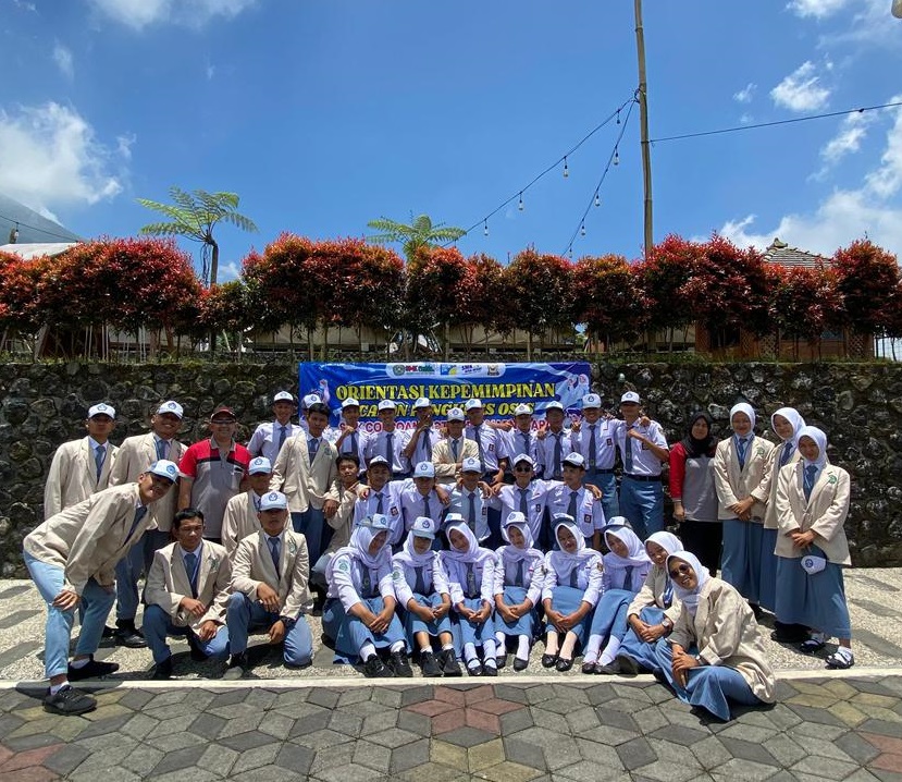 Membangun Jiwa Pemimpin, Mewujudkan Prestasi: Semangat dari Orientasi Kepemimpinan Calon Pengurus OSIS SMK Cokroaminoto 2 Banjarnegara