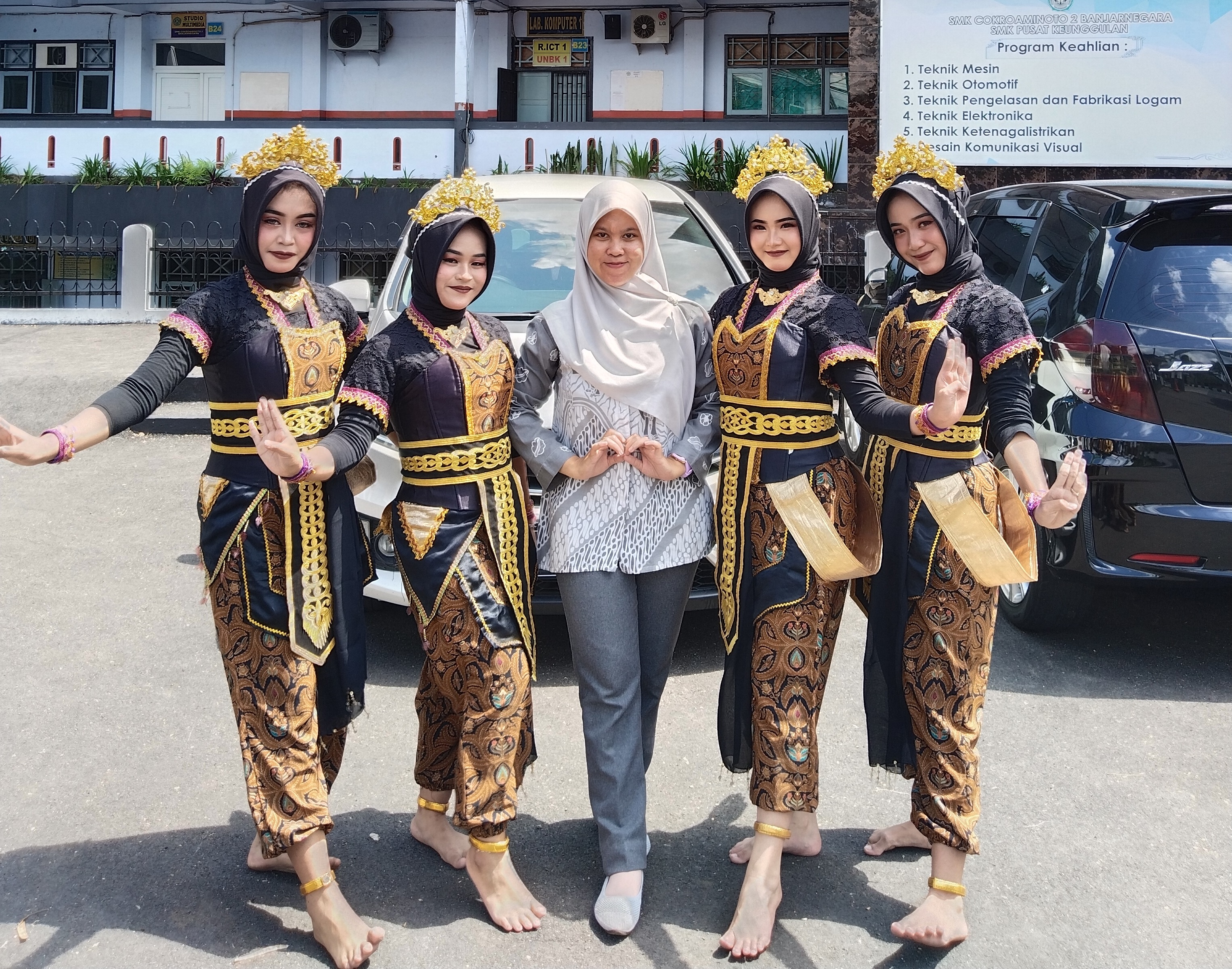 Seni Tari Cakra Tari